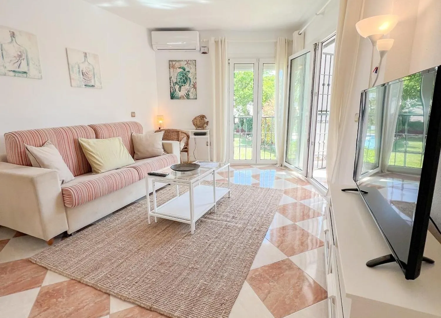 Wonderful Apt Pool & Beach location